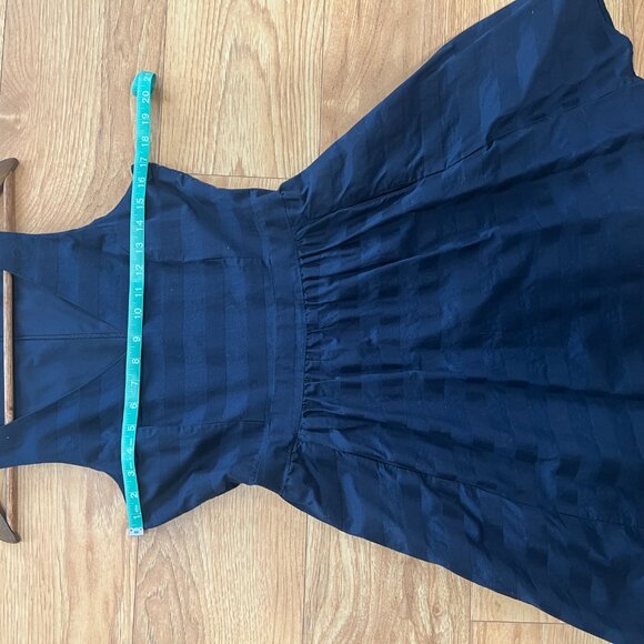 Gap Women's V Neck Navy Striped Skater Dress, Fit + Flare w/ Pockets, Sz 8 - Picture 5 of 8